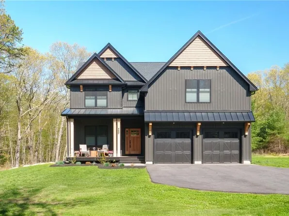450 Carrs Pond Rd, East Greenwich, RI 02818