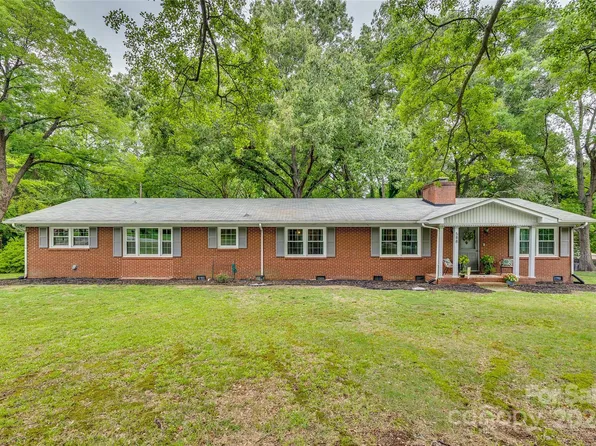 588 Gum Branch Rd, Charlotte, NC 28214