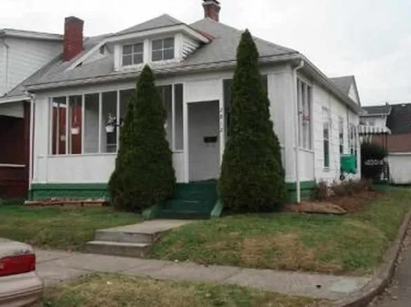 2812 Highlawn Ct, Huntington, WV 25702