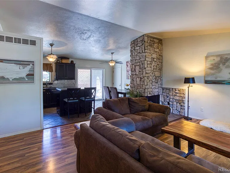 3815 S Pitkin Cir — Photo 2