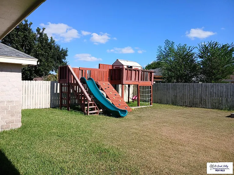 1514 Christian Cir — Photo 39