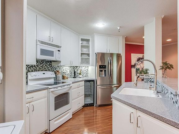 4th image of 55 W 20th Ave APT 202
