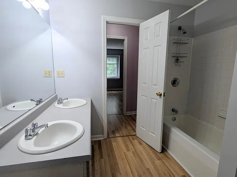 Bathroom (with direct access to Bedroom 1)