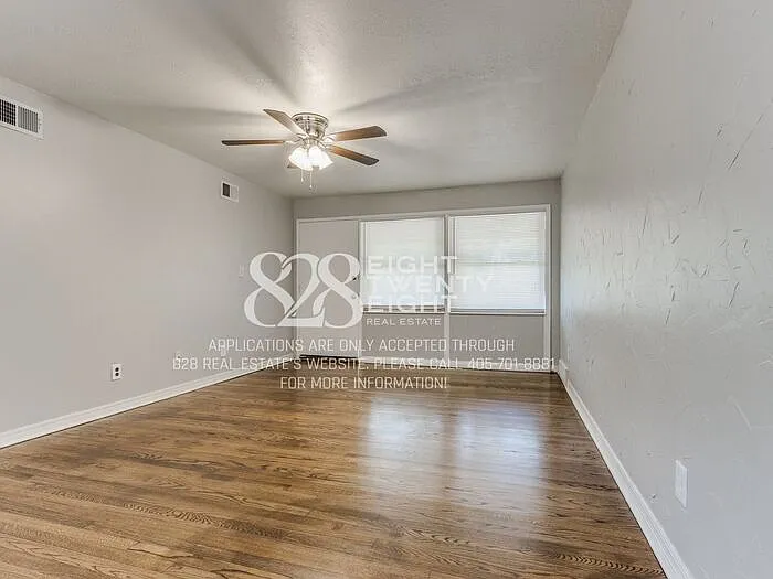 121 Gill Dr — Photo 5