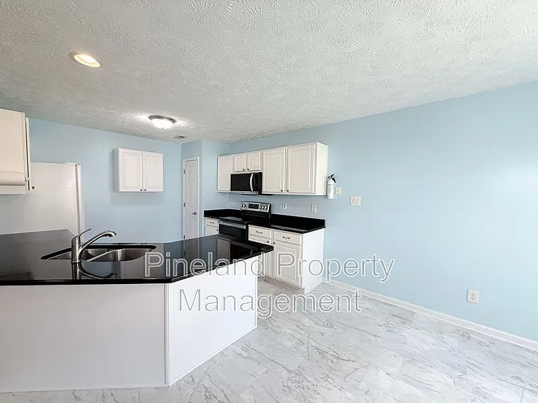 219 Woodland Dr — Photo 8