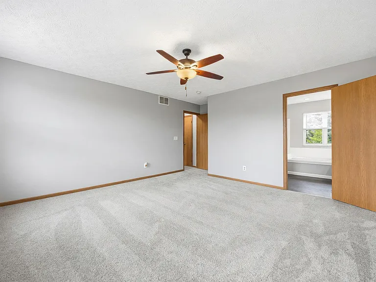3033 Jamestown Dr — Photo 27