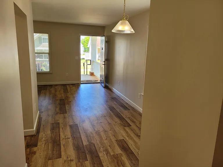 211 Provence St — Photo 7