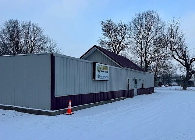 1st image of 1700 Orange Rd