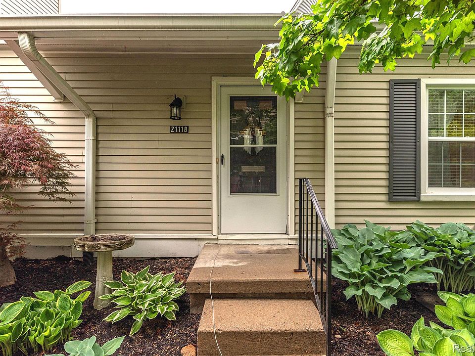 1st image of 21118 E Glen Haven Cir