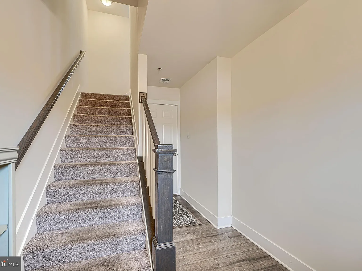 4 bed, 3.5 bath, 2016 sqft, $3,200 — Photo 3