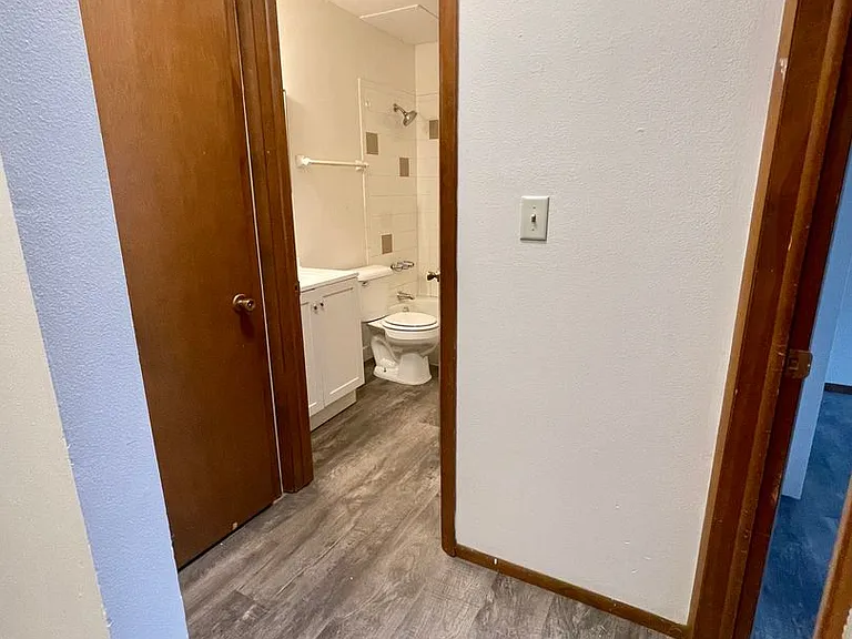 1524 E Providence Ave — Photo 11
