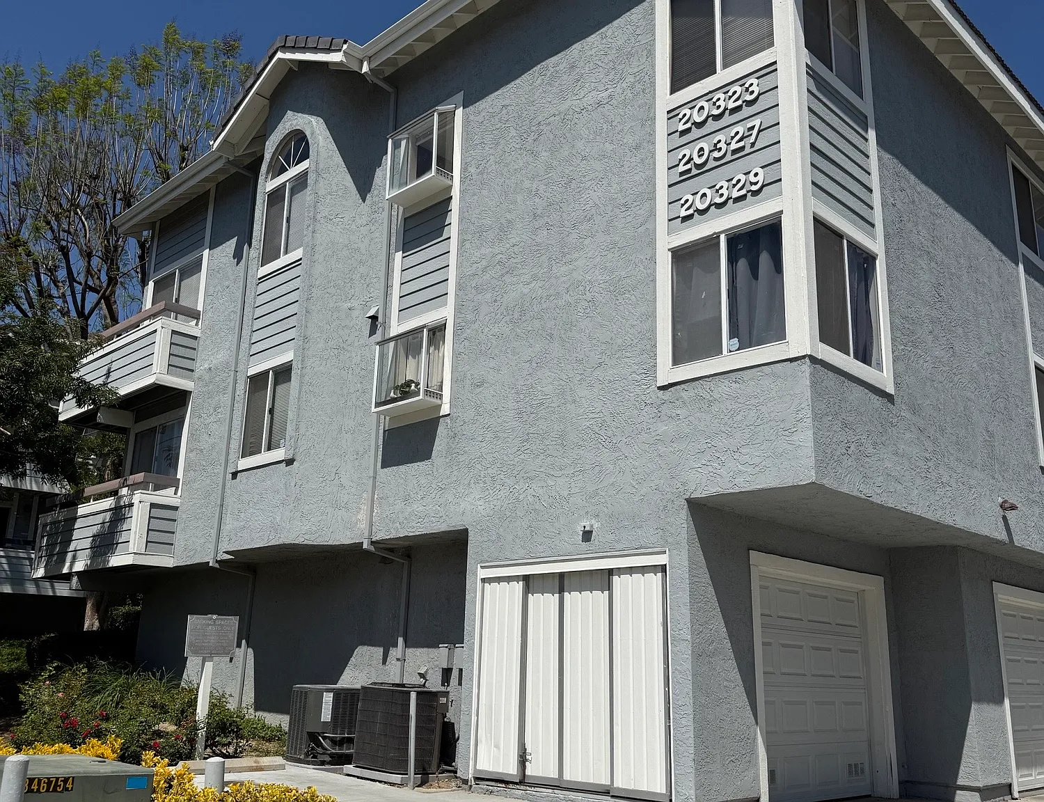 3 bed, 1094 sqft, $2,800 — Photo 1