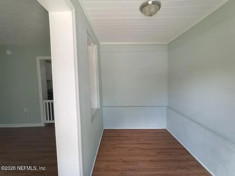 2542 Wilcox St — Photo 4