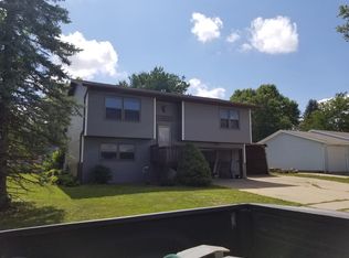 45 Prairie Ridge Ct, North Liberty, IA 52317