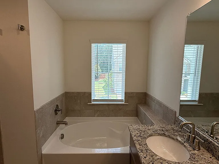 5318 Radford Loop — Photo 16