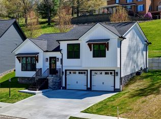 1360 2nd St NW, New Philadelphia, OH 44663