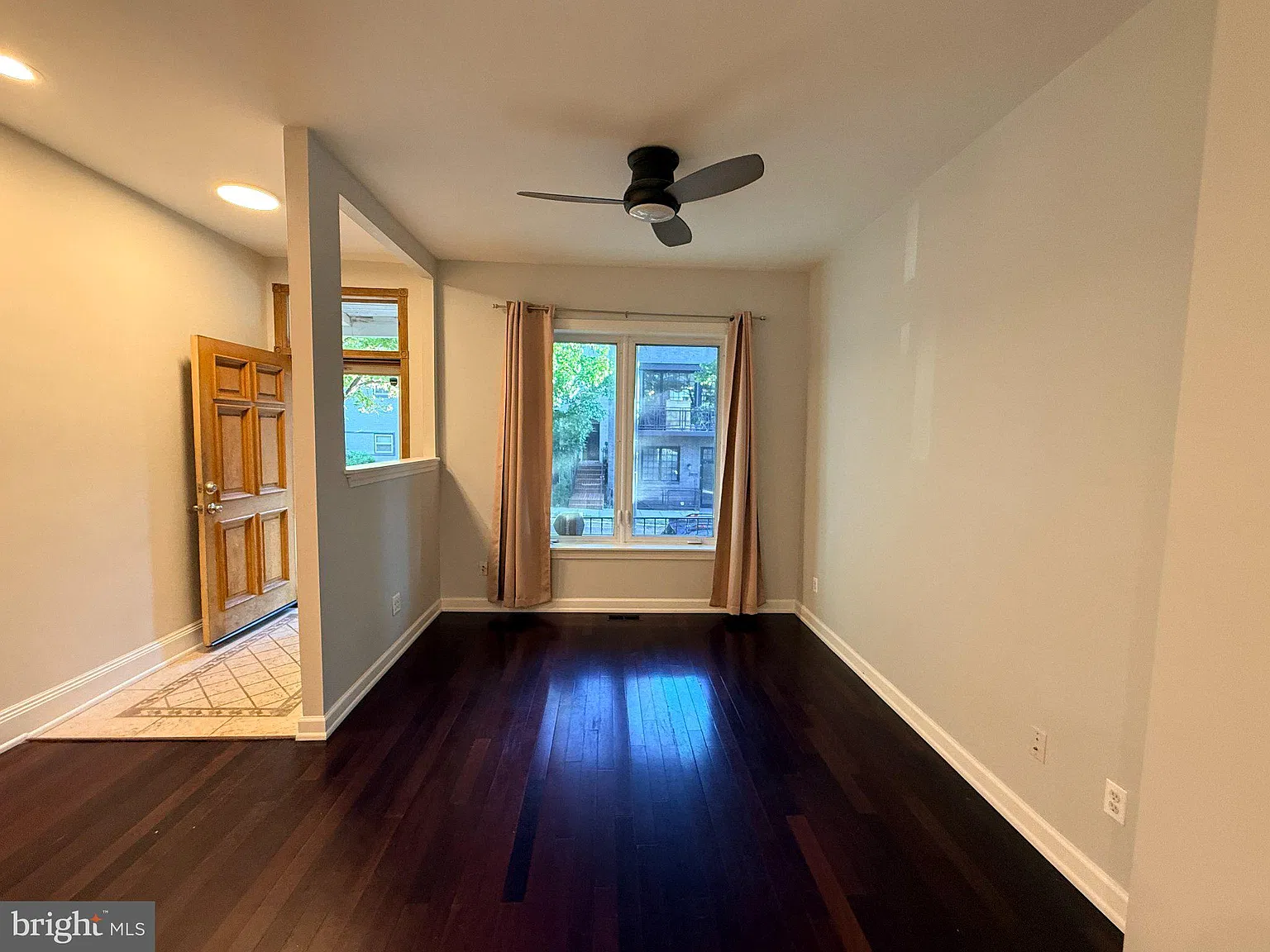 757 Girard St NW — Photo 2