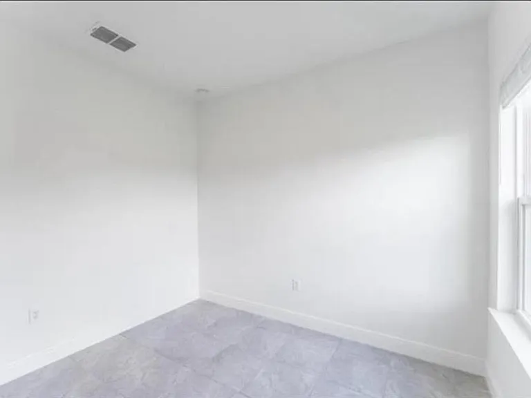 4484 SW 151st St — Photo 8