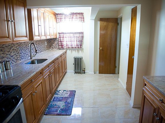 2nd image of 10931 111th St