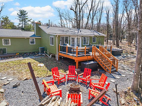 3rd image of 417 Mountain Rd