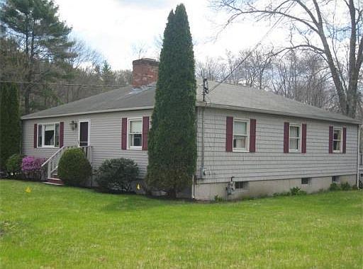 3rd image of 136 Brook St