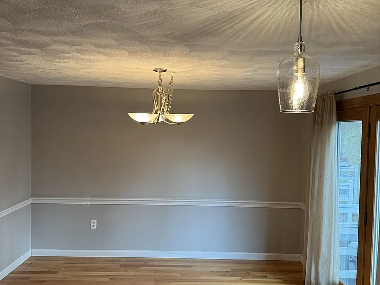 887 Wellman Ave — Photo 2