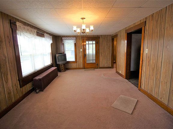 2nd image of 140 S Main St