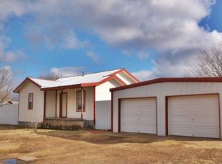 1005 3rd St, Abernathy, TX 79311
