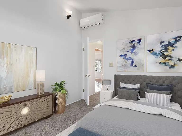 2nd bedroom