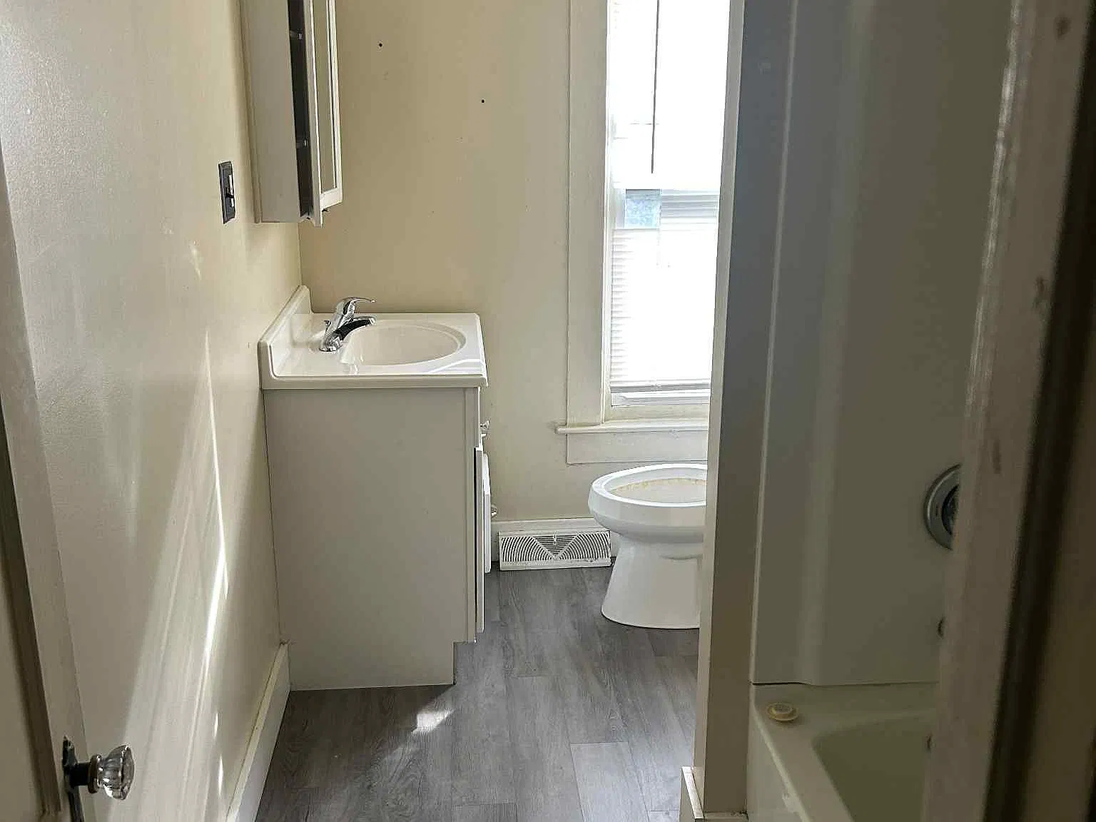 1 bed, $1,300 — Photo 3