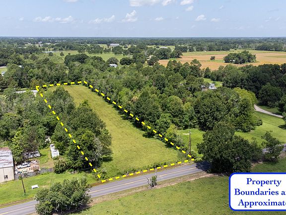 2nd image of 900 Janvier Rd
