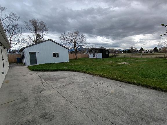 3rd image of 1090 Vito Ln