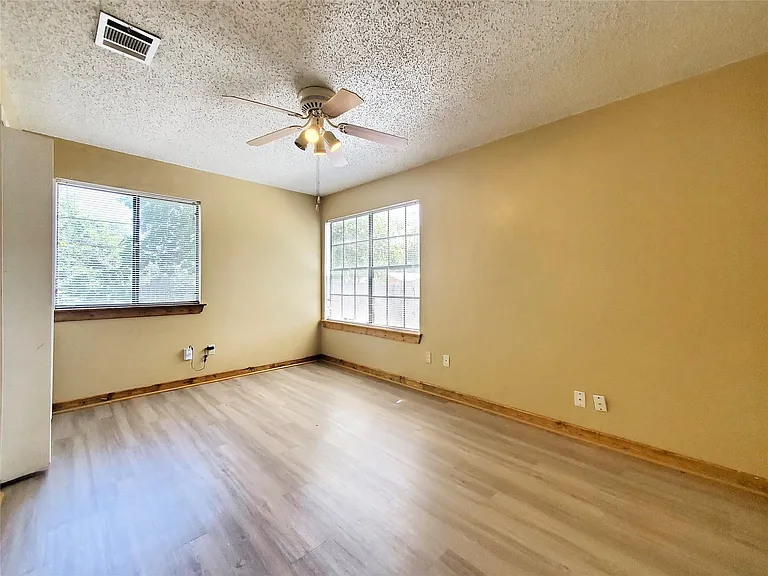 2400 Berkett Dr #A — Photo 8