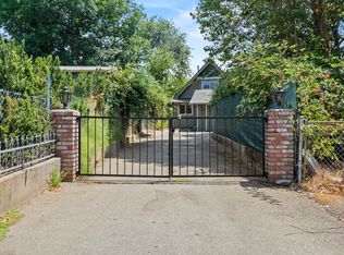 102 Marie Cir, Rogue River, OR 97537