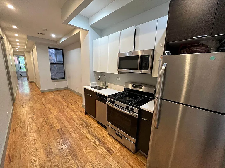 179 Woodward Ave #1R — Photo 2
