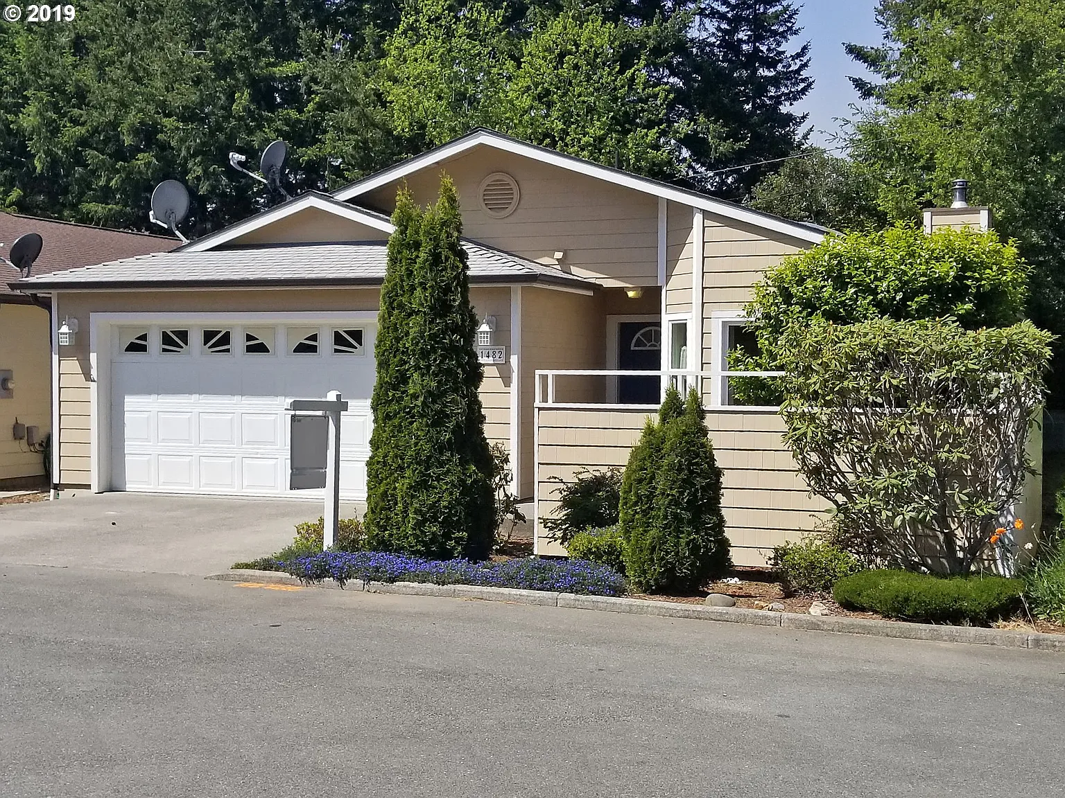 1482 Seacrest Ln photo 1