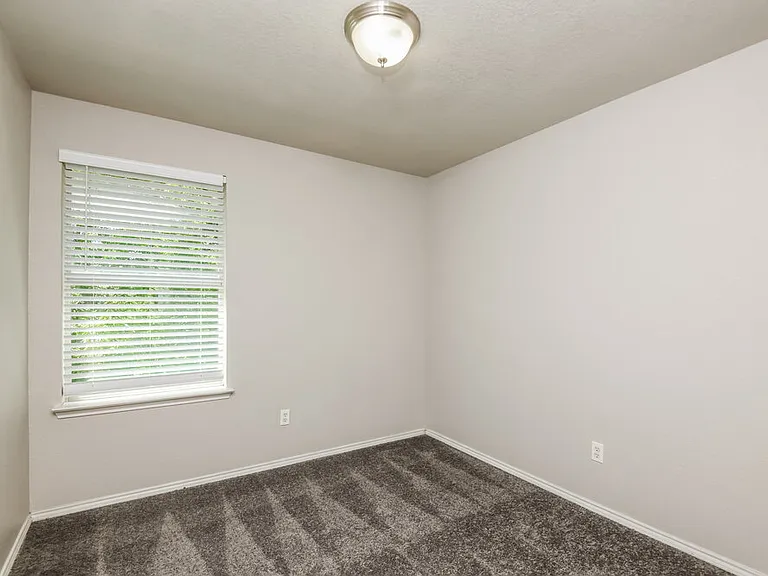 1528 Pine Ln — Photo 15
