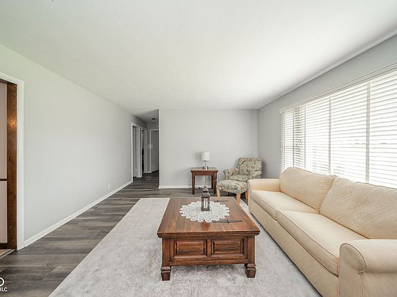 3rd image of 1618 Northcrest Dr