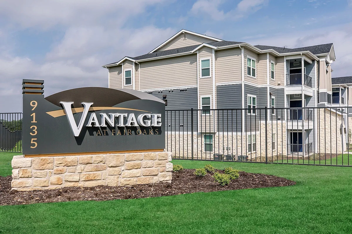 0O7A3185 - Vantage at Fair Oaks