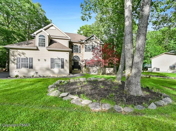 5245 Hilltop Cir, East Stroudsburg, PA 18301