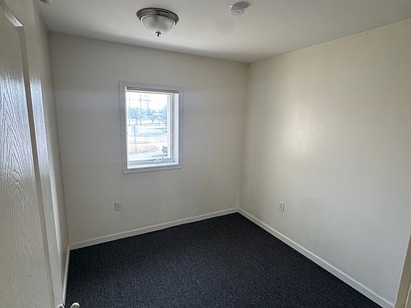 2nd image of 2750 Oakwood Blvd #1