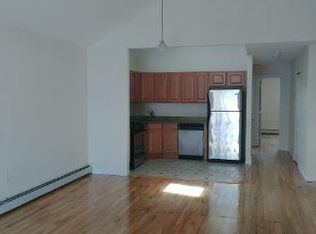 6582 Terrace Ct, Middle Village, NY 11379