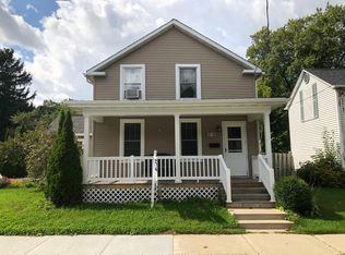 616 N 6th St, Manitowoc, WI 54220
