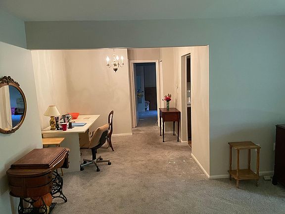 5th image of 878 College Pkwy #1