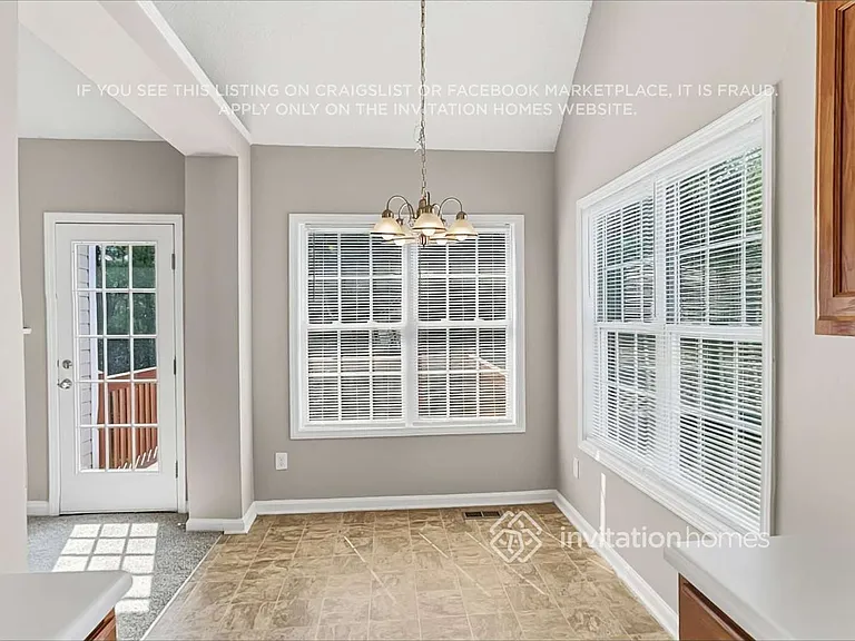73 Richmond Dr — Photo 8