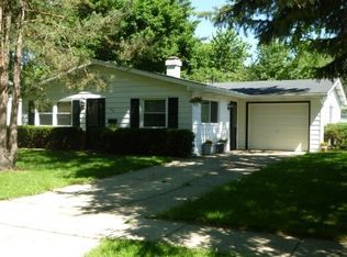 612 Deerfield Dr, Streamwood, IL 60107