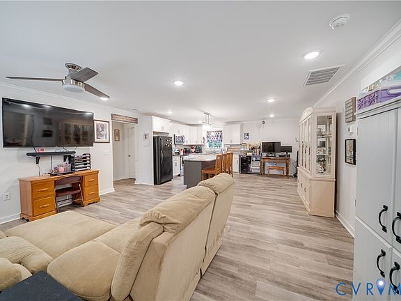 3rd image of 1124 Cheaneys Bridge Rd