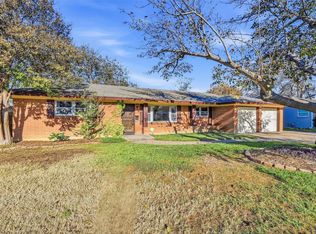 6112 Trail Lake Dr, Fort Worth, TX 76133