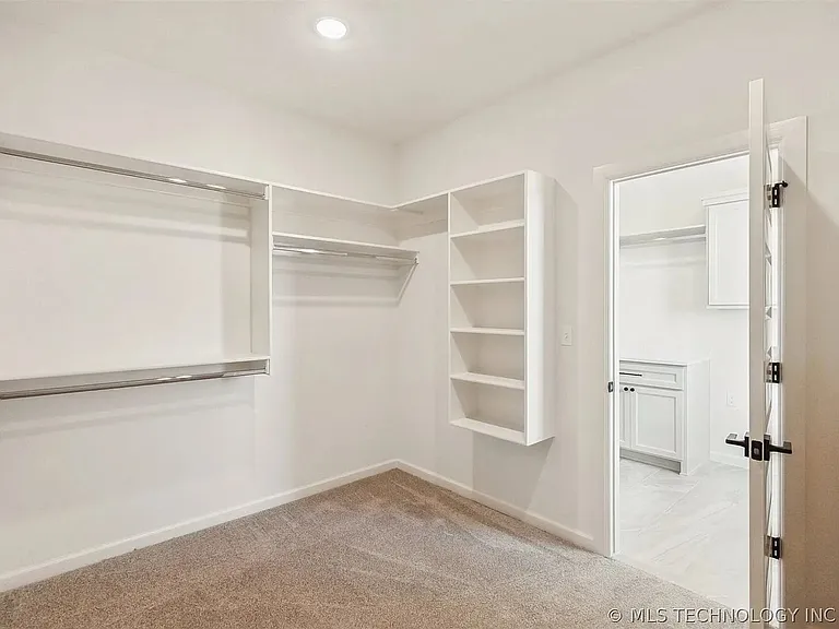 2722 E 134th Cir — Photo 39