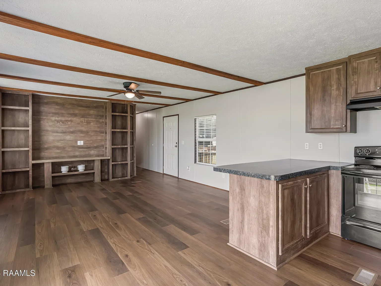 3 bed, 1140 sqft, $1,299 — Photo 4